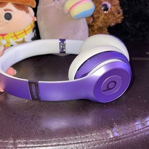 USED Wireless Solo Beats in Purple